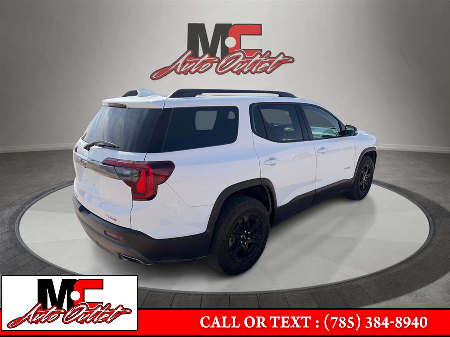 2023 GMC Acadia AT4 - Photo 2