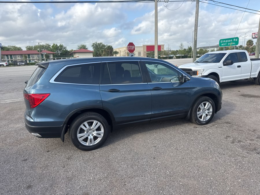Gray 2017 Honda Pilot LX SUV / Crossover Front-Wheel Drive Automatic