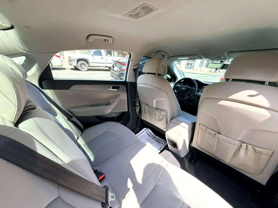 2015 Hyundai Sonata SE - Photo 18