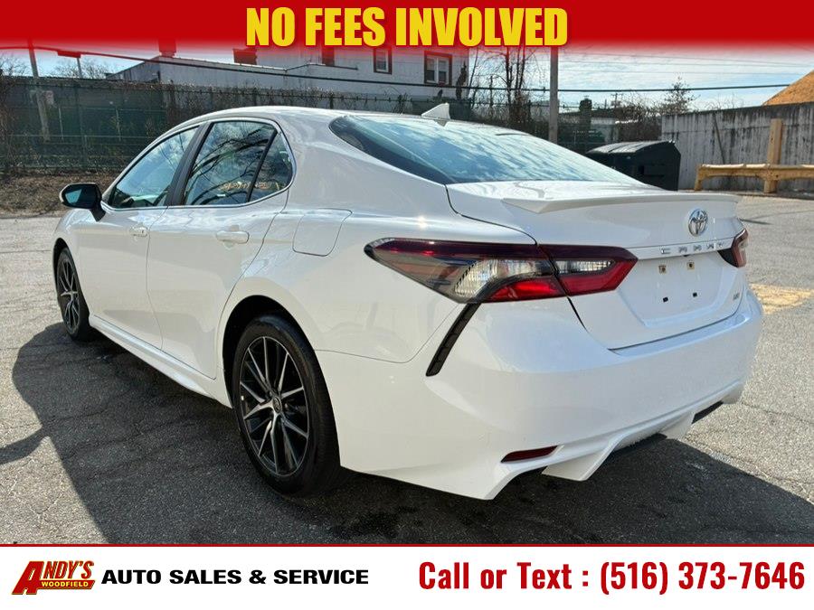 2021 Toyota Camry SE - Photo 6