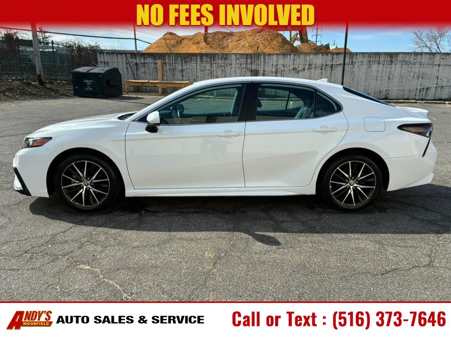 2021 Toyota Camry SE - Photo 7