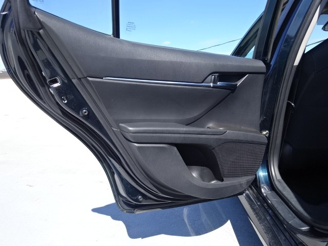 2021 Toyota Camry LE - Photo 33