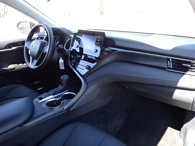 2021 Toyota Camry LE - Photo 19