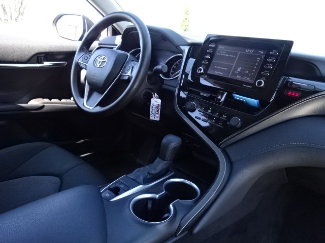 2021 Toyota Camry LE - Photo 20