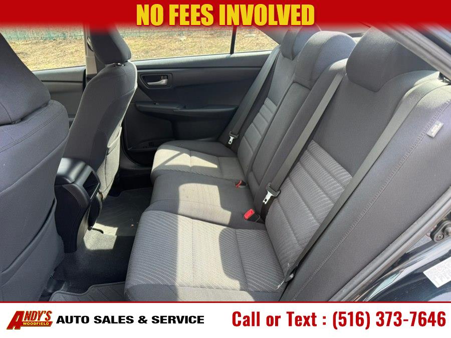 2015 Toyota Camry LE - Photo 10