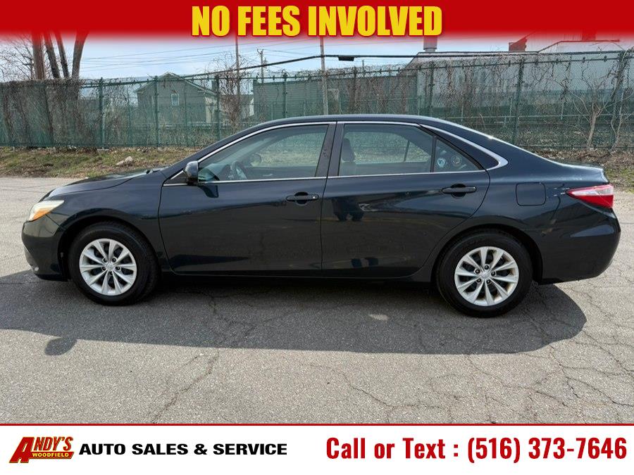 2015 Toyota Camry LE - Photo 8