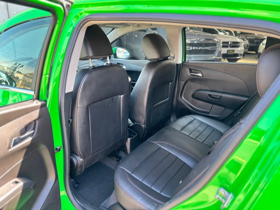 2017 Chevrolet Sonic Premier - Photo 11