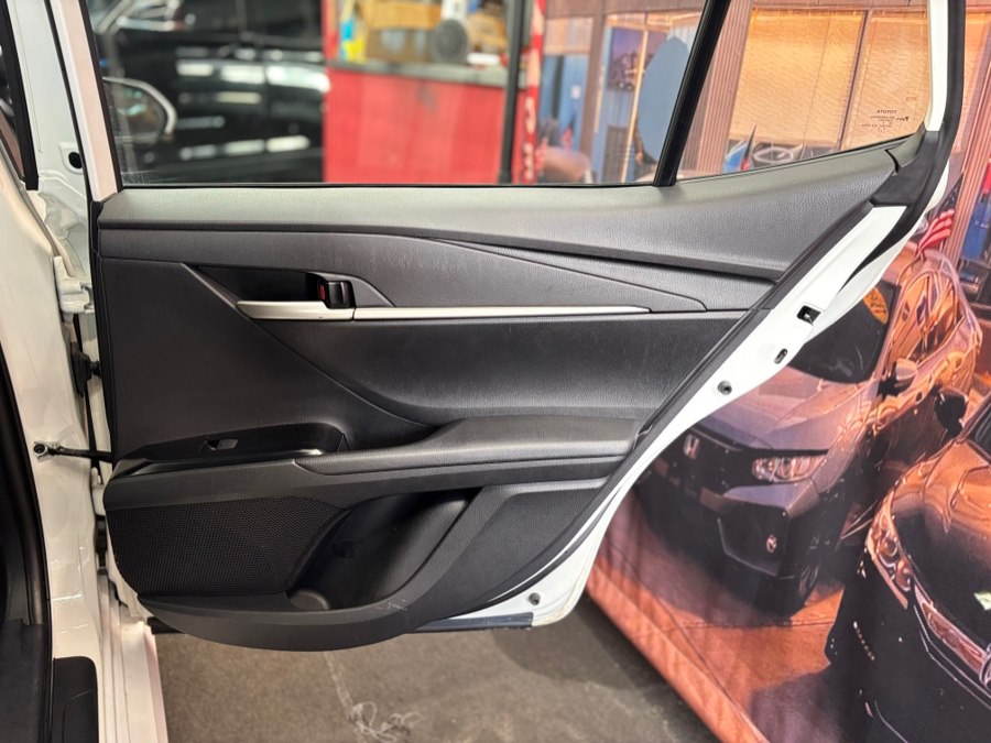 2025 Toyota Camry LE - Photo 19