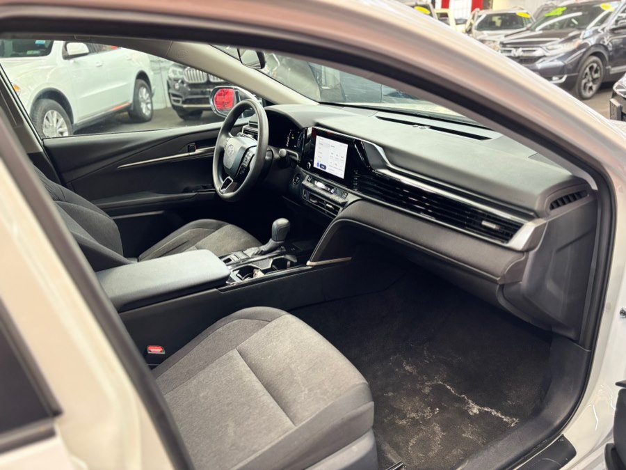 2025 Toyota Camry LE - Photo 22