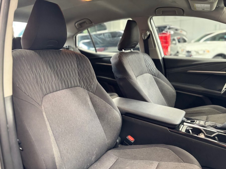 2025 Toyota Camry LE - Photo 21