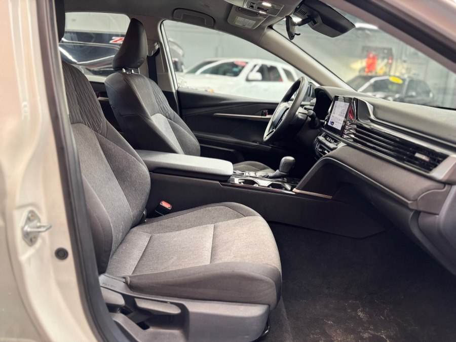2025 Toyota Camry LE - Photo 20