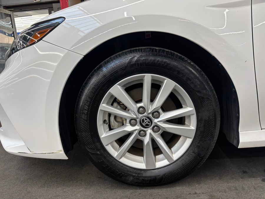 2025 Toyota Camry LE - Photo 31
