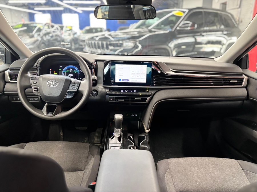 2025 Toyota Camry LE - Photo 24