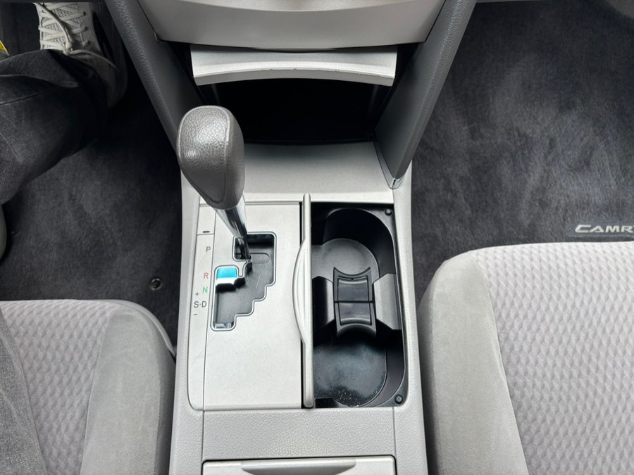 2010 Toyota Camry - Photo 13