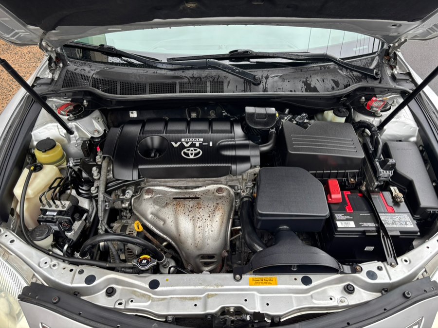 2010 Toyota Camry - Photo 18