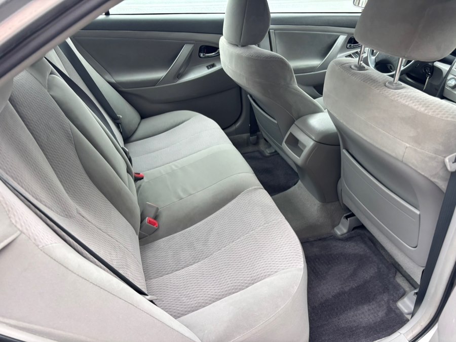 2010 Toyota Camry - Photo 16