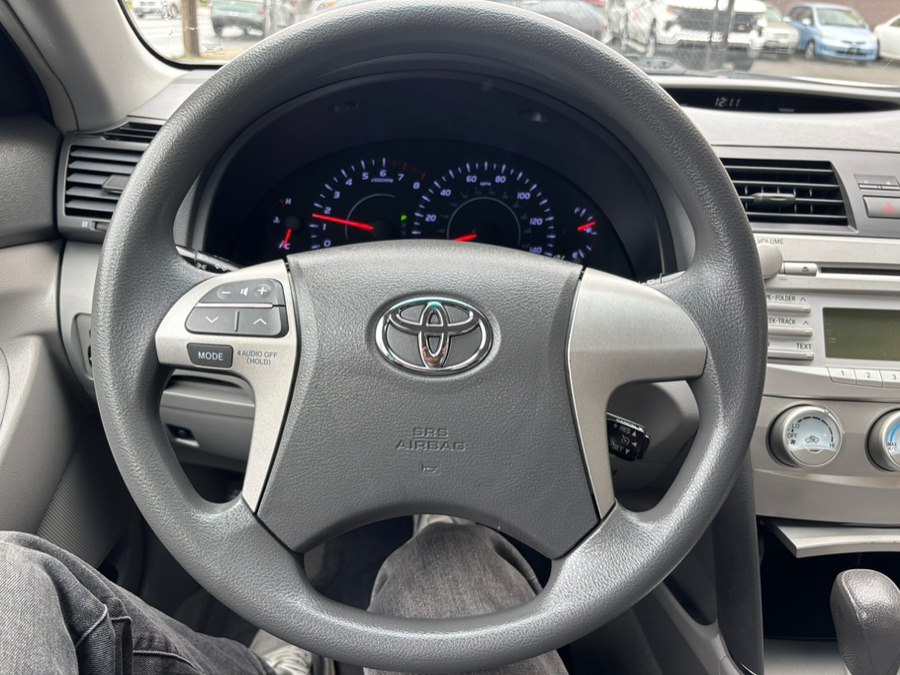 2010 Toyota Camry - Photo 10