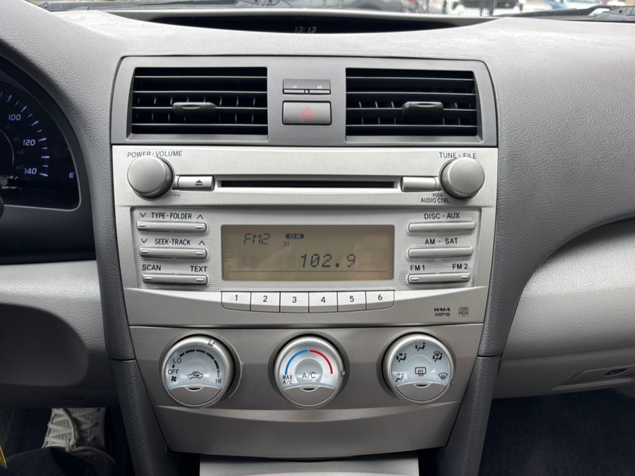 2010 Toyota Camry - Photo 12