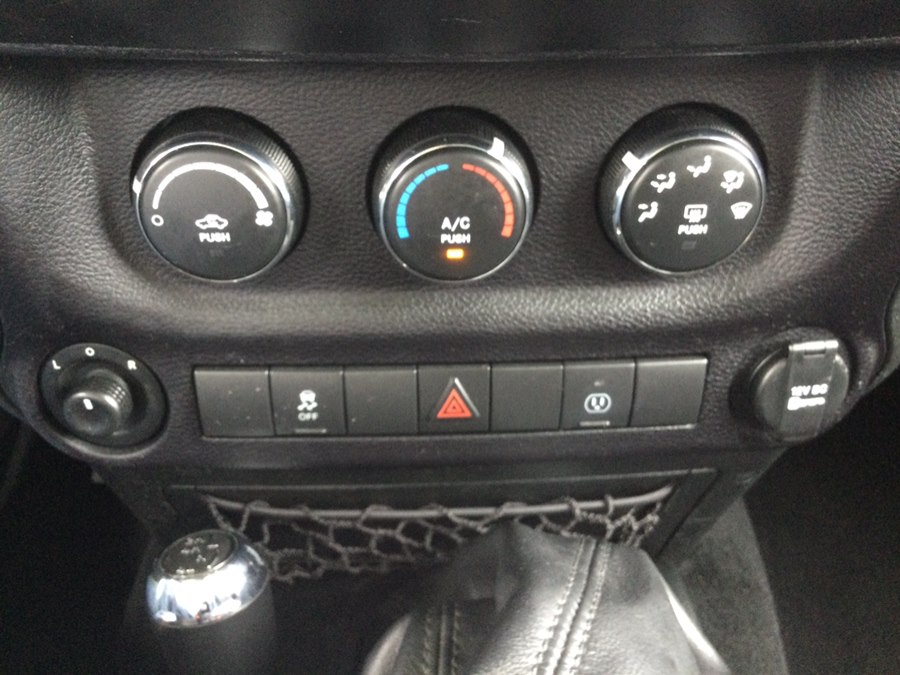 2017 Jeep Wrangler Unlimited Sahara - Photo 29