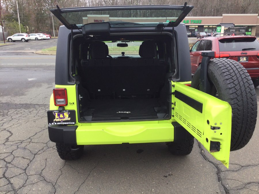 2017 Jeep Wrangler Unlimited Sahara - Photo 16