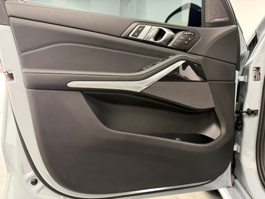 2026 BMW X7 40i - Photo 27