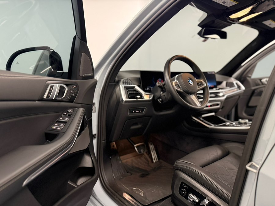2026 BMW X7 40i - Photo 28