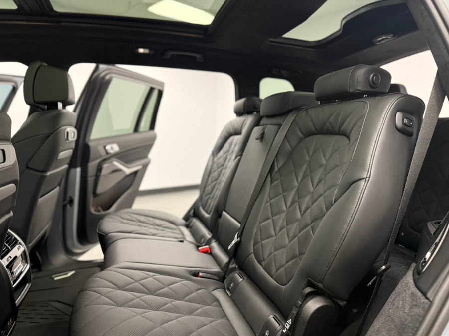 2026 BMW X7 40i - Photo 41