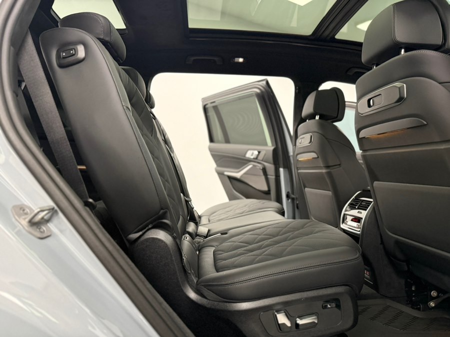 2026 BMW X7 40i - Photo 45