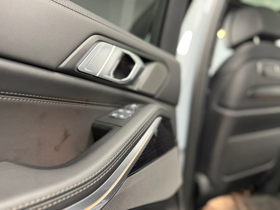 2026 BMW X7 40i - Photo 37