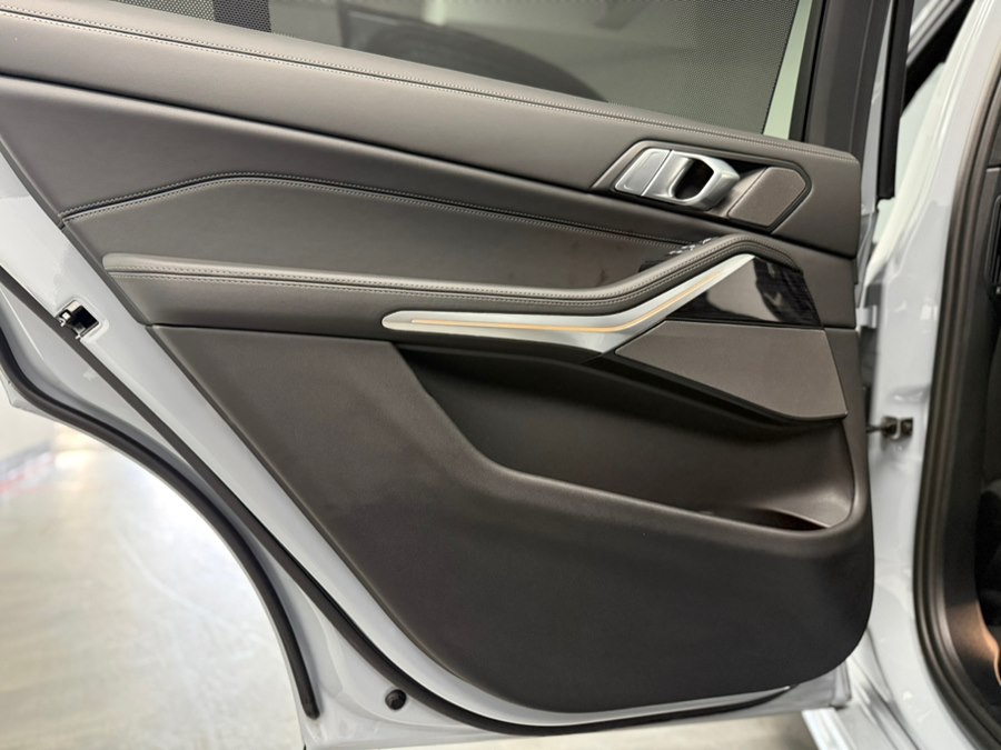 2026 BMW X7 40i - Photo 36