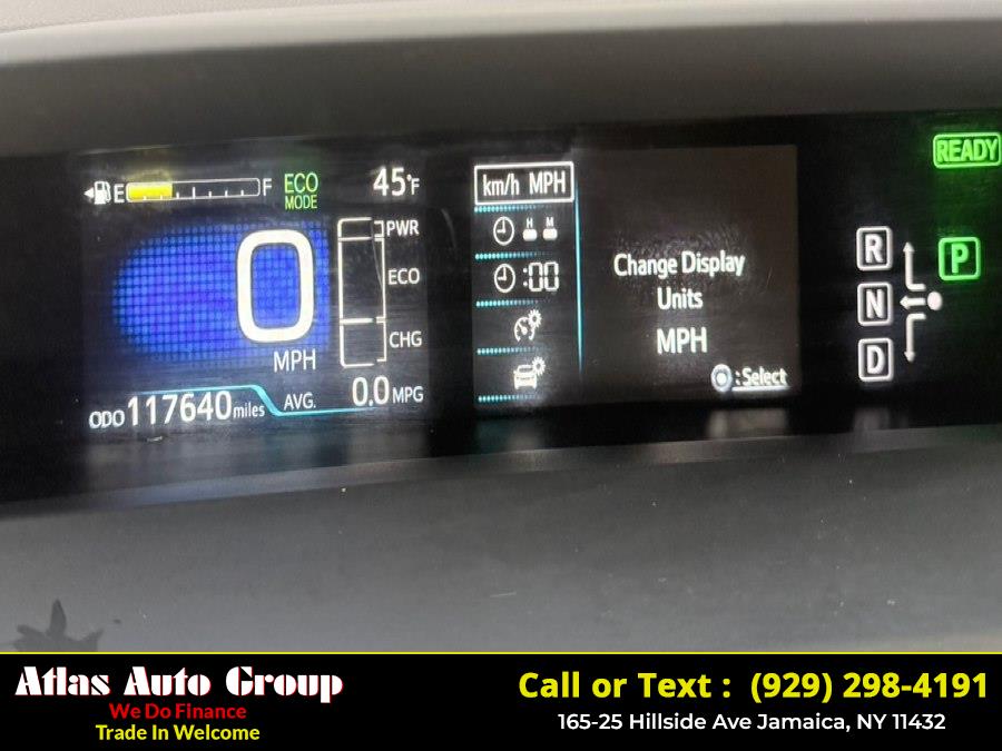 2016 Toyota Prius Three - Photo 12