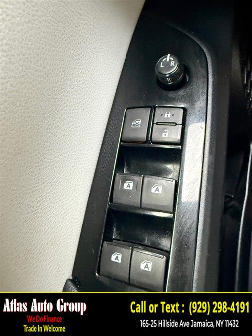 2016 Toyota Prius Three - Photo 18