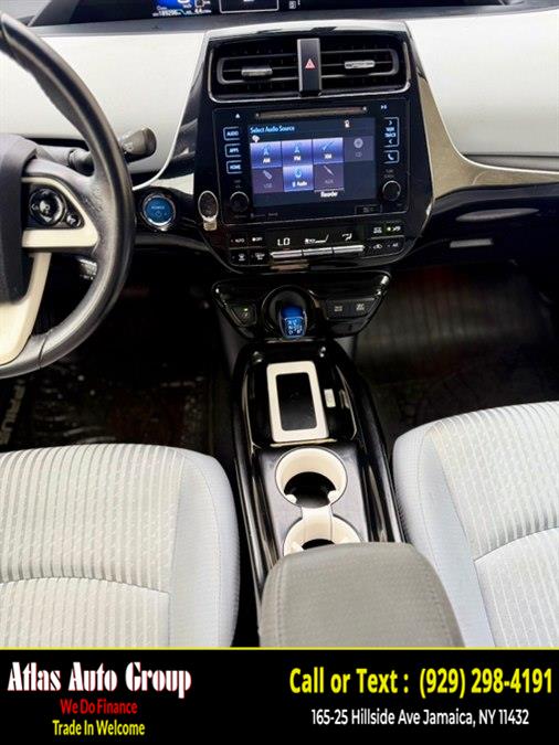 2016 Toyota Prius Three - Photo 13