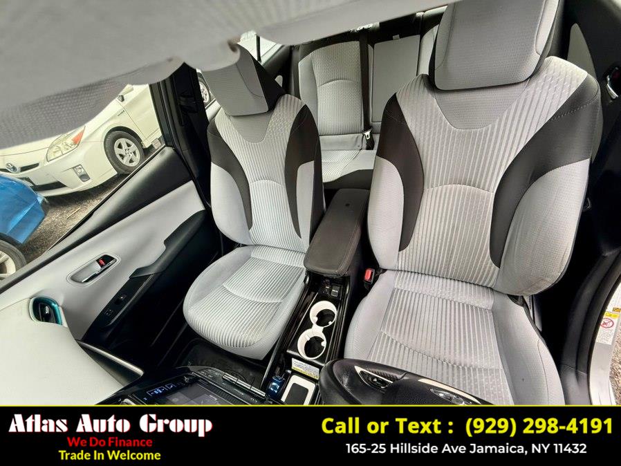 2016 Toyota Prius Three - Photo 9