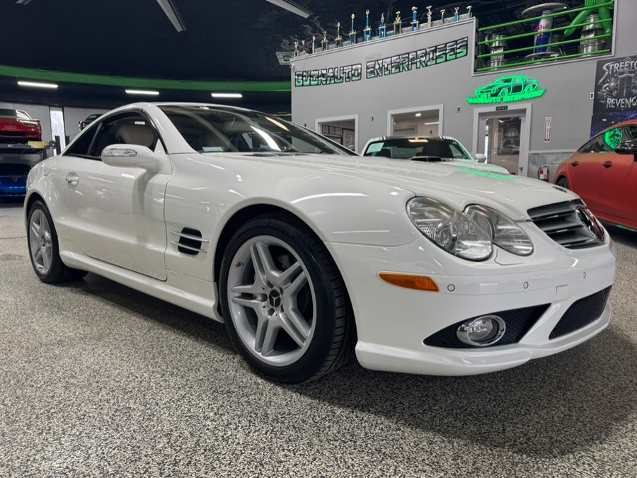 2007 Mercedes-Benz SL-Class 2dr Roadster 5.5L V8, available for sale in Oxford, Connecticut | Buonauto Enterprises. Oxford, Connecticut