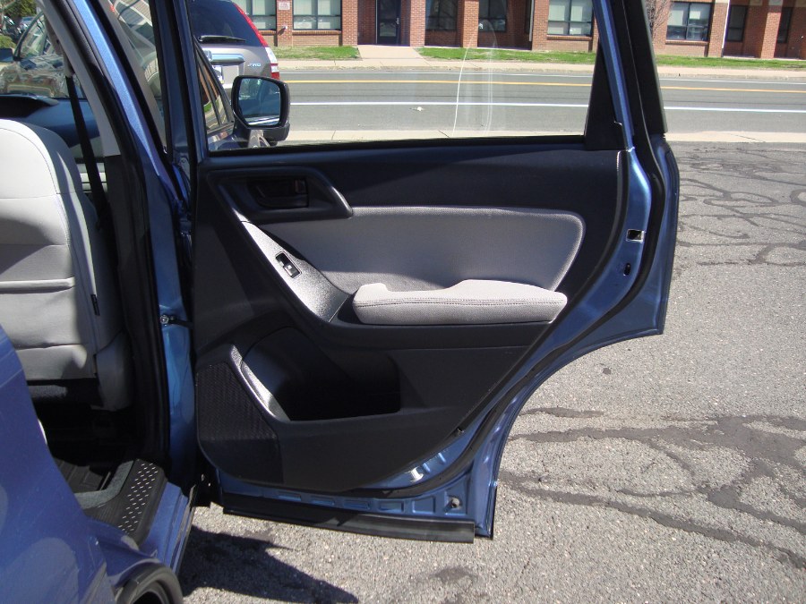 2015 Subaru Forester i - Photo 13
