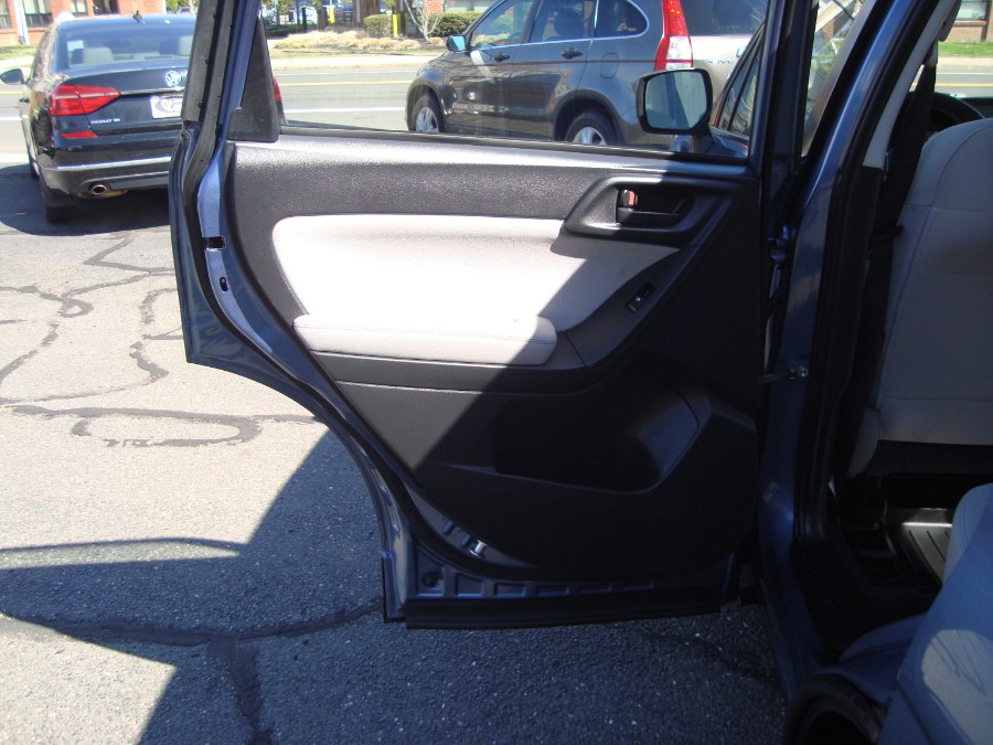 2015 Subaru Forester i - Photo 15