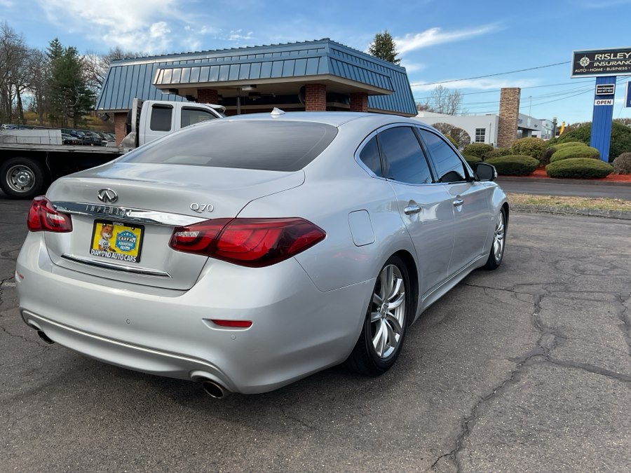 2018 INFINITI Q70 LUXE - Photo 18