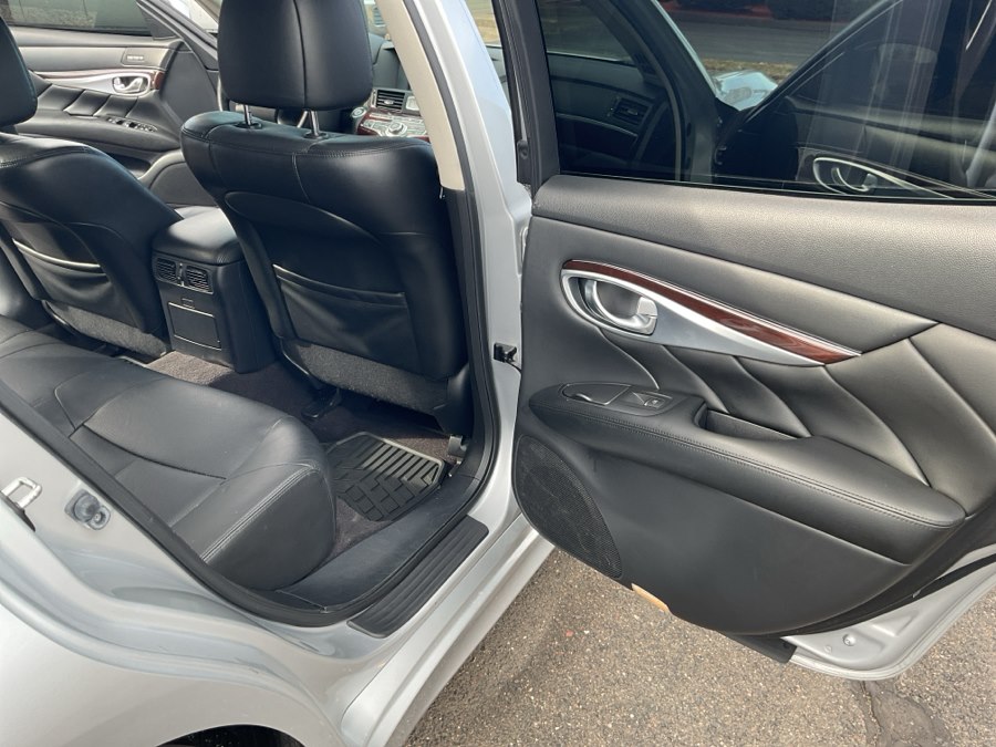 2018 INFINITI Q70 LUXE - Photo 20