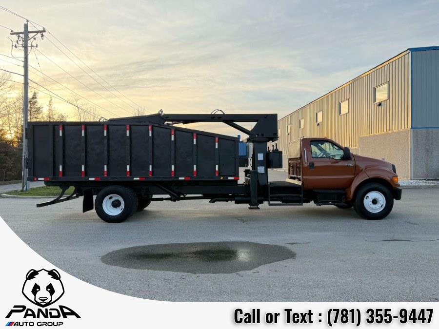 2011 Ford F-750 - Photo 7