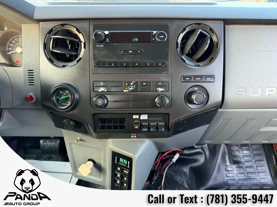 2011 Ford F-750 - Photo 25