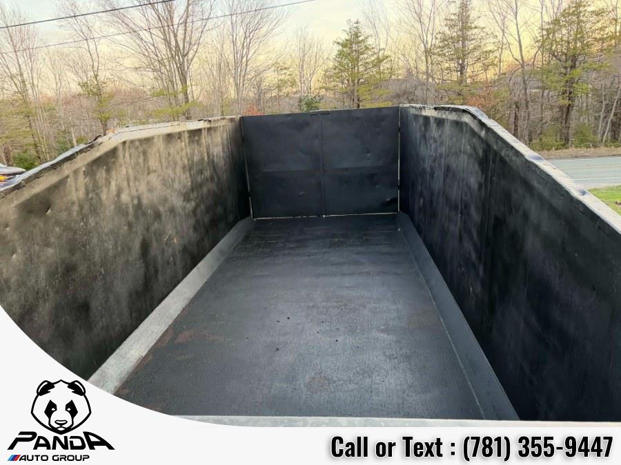 2011 Ford F-750 - Photo 16