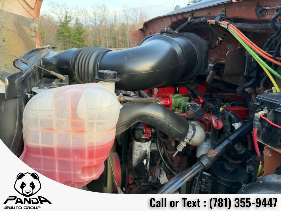 2011 Ford F-750 - Photo 19