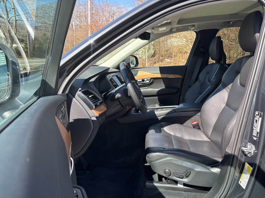 2021 Volvo XC90 Momentum - Photo 6
