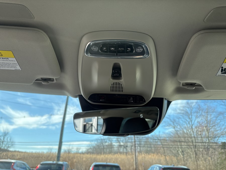 2021 Volvo XC90 Momentum - Photo 26