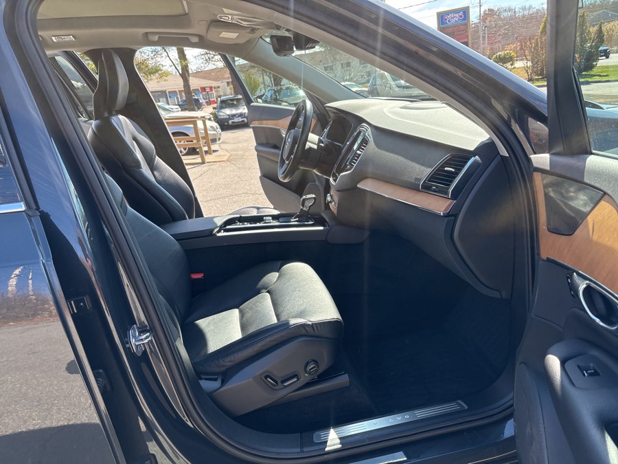 2021 Volvo XC90 Momentum - Photo 16