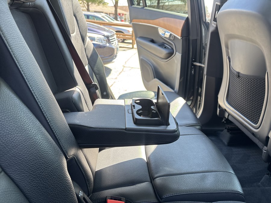 2021 Volvo XC90 Momentum - Photo 14