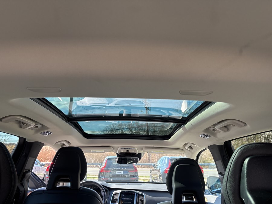 2021 Volvo XC90 Momentum - Photo 28