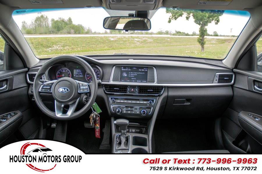 2019 Kia Optima LX - Photo 14