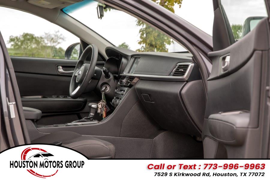 2019 Kia Optima LX - Photo 10
